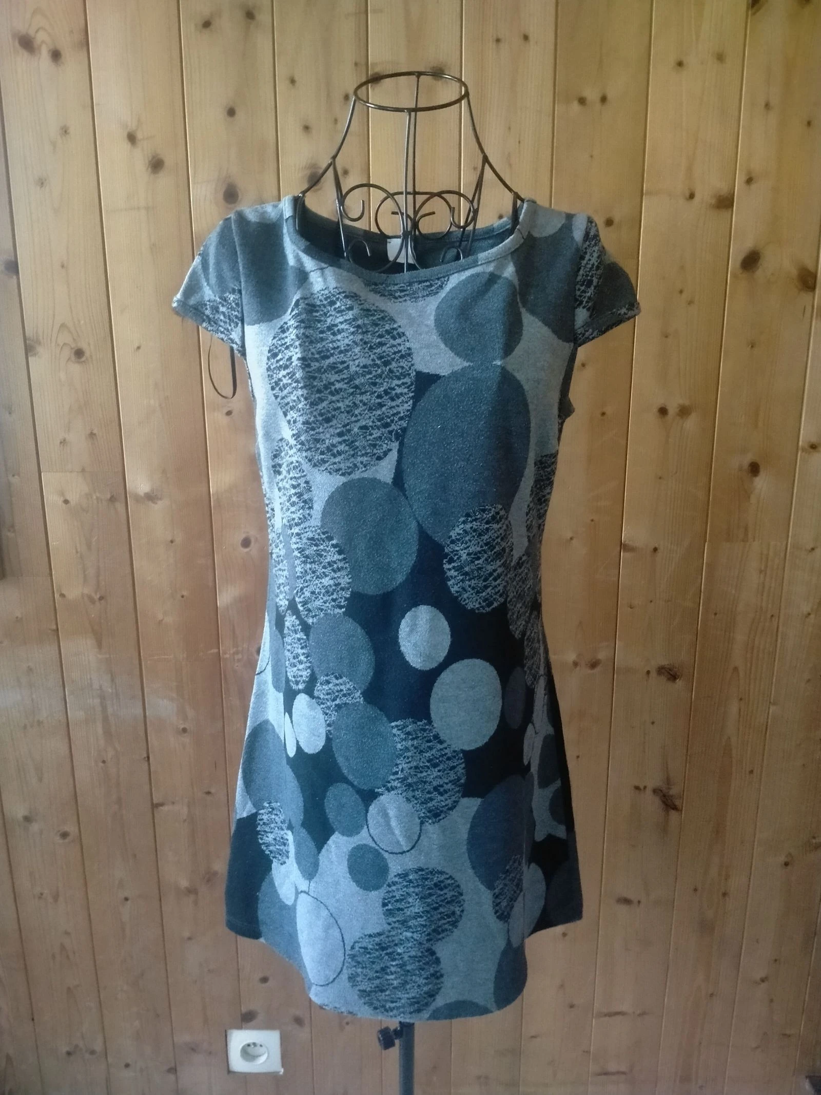 Robe Camelot grise à motifs ronds Très bon état